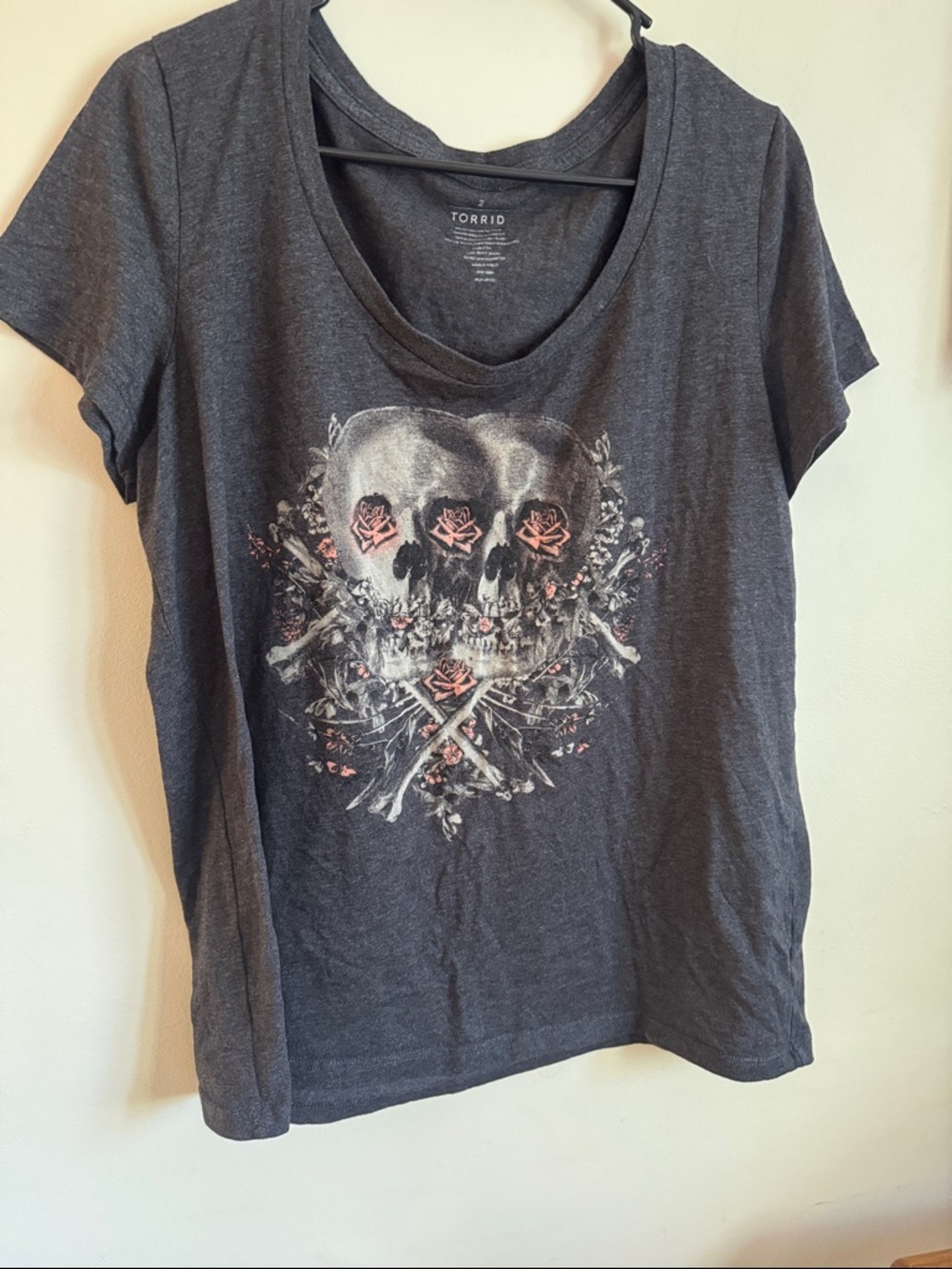 torrid Charcoal Skull & Rose Short Sleeve Graphic Tee